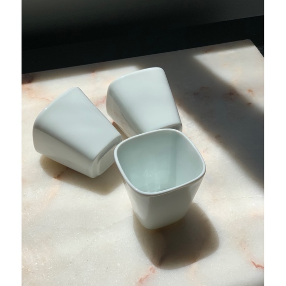 3 WHITE PORCELAIN_TEA /ESPRESSO CUPS - Picture 4 of 8